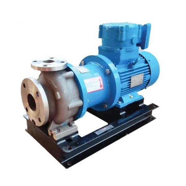Självsugande magnetdriven pump